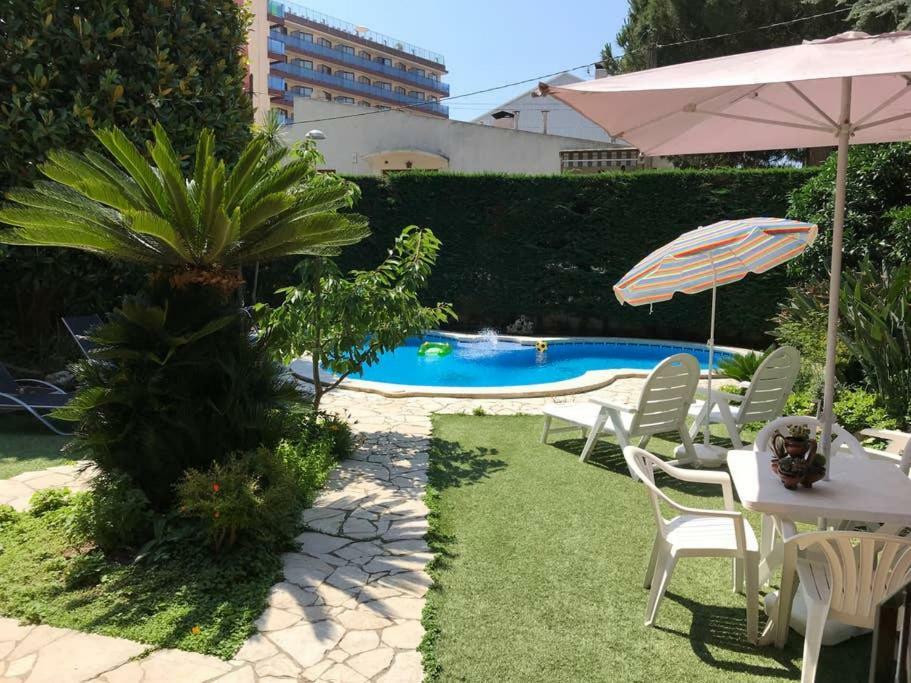 Villa Paquita Calella Exterior photo